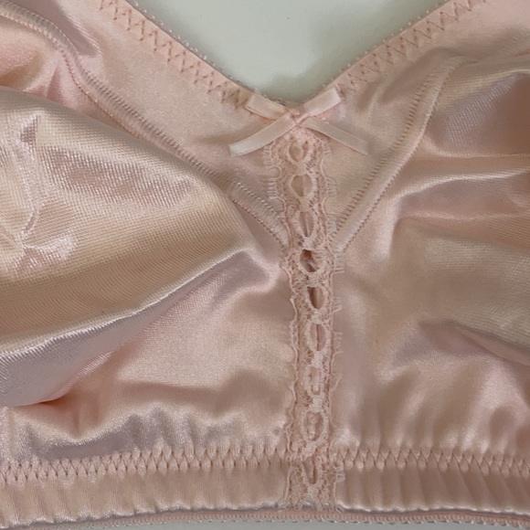 Bali pink Classic Support wireless bra - Picture 3 of 5